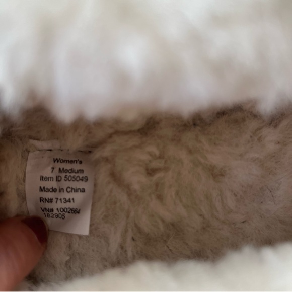 L.L. Bean Wicked Good Moccasin Slippers 7 - Picture 6 of 7